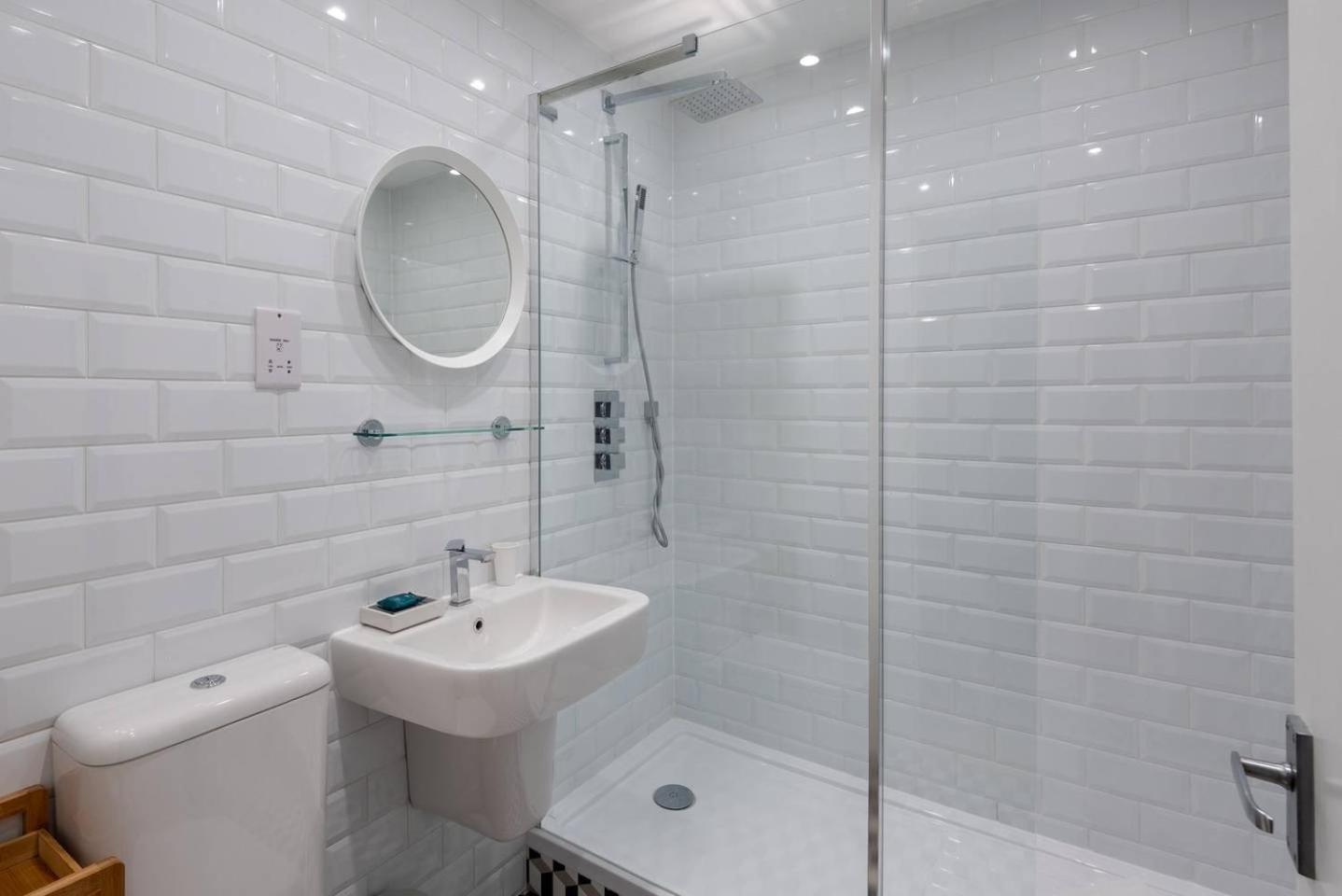 Апартаменты Guestready - 1Br Flat Ideally Located In Zone 2 Fits 3 Лондон Экстерьер фото